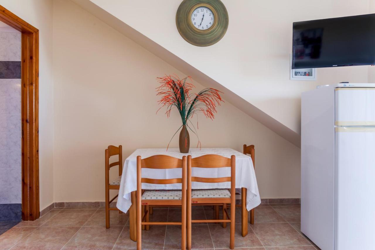 Christine Seaside Apartments In Chania スタロス エクステリア 写真
