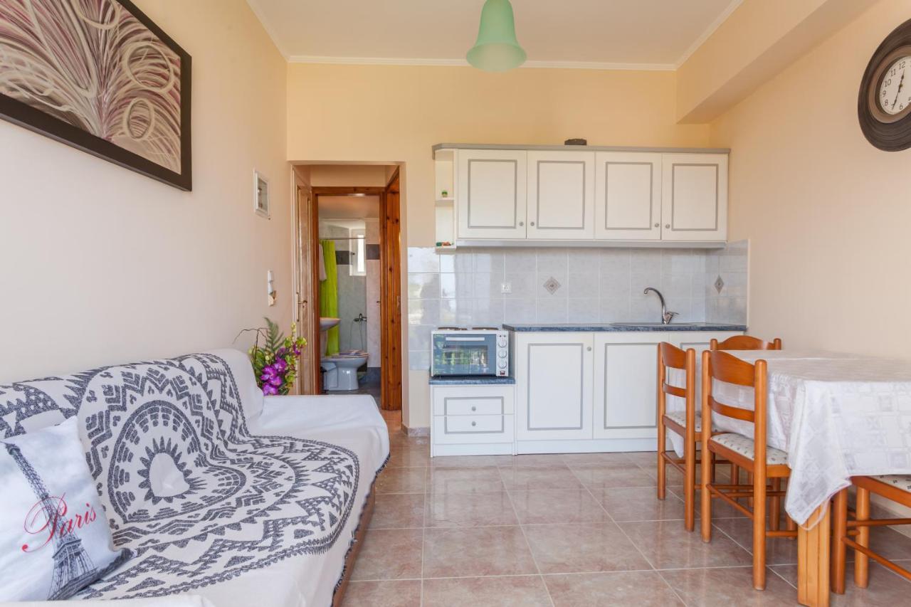 Christine Seaside Apartments In Chania スタロス エクステリア 写真