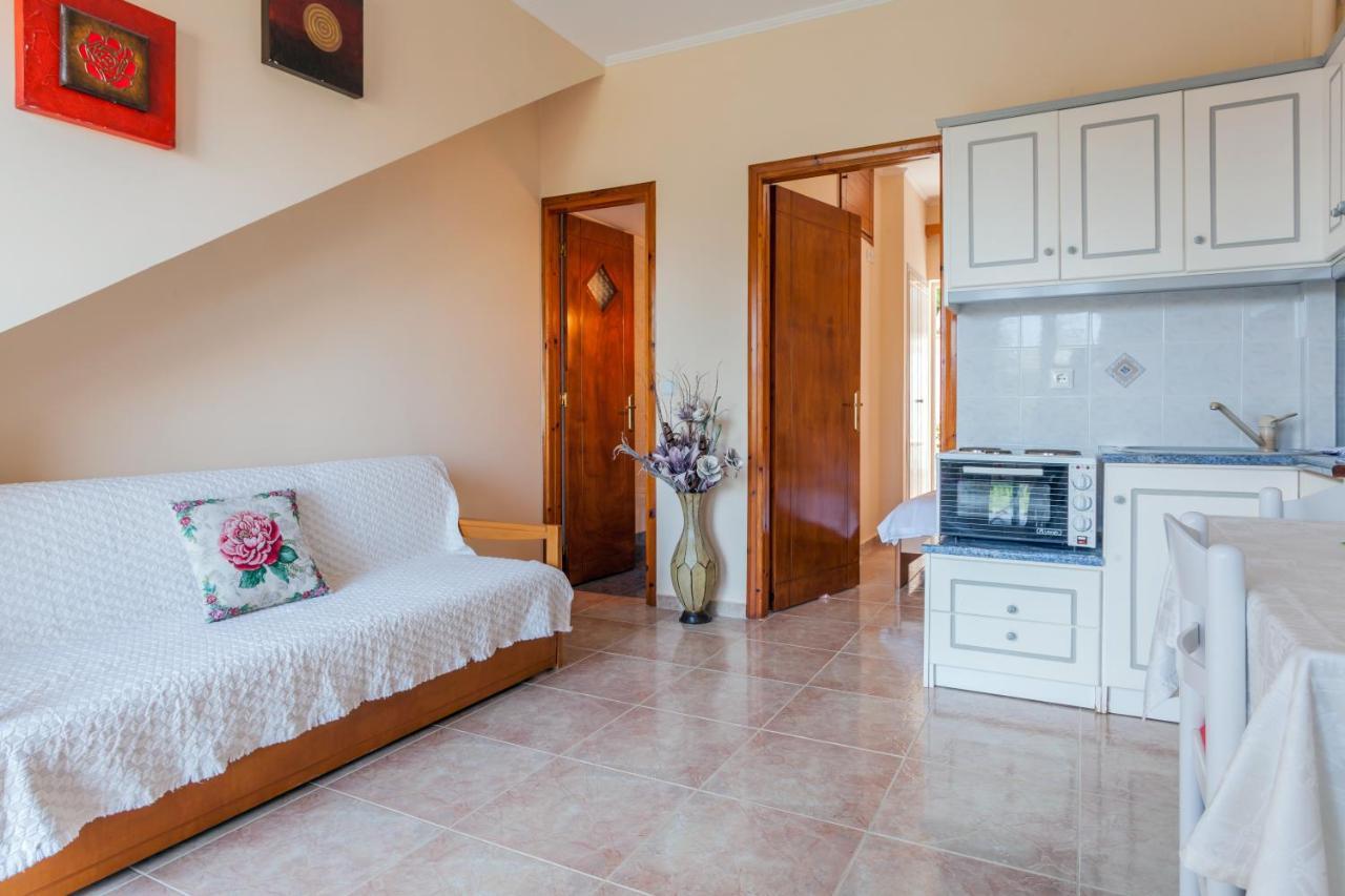 Christine Seaside Apartments In Chania スタロス エクステリア 写真
