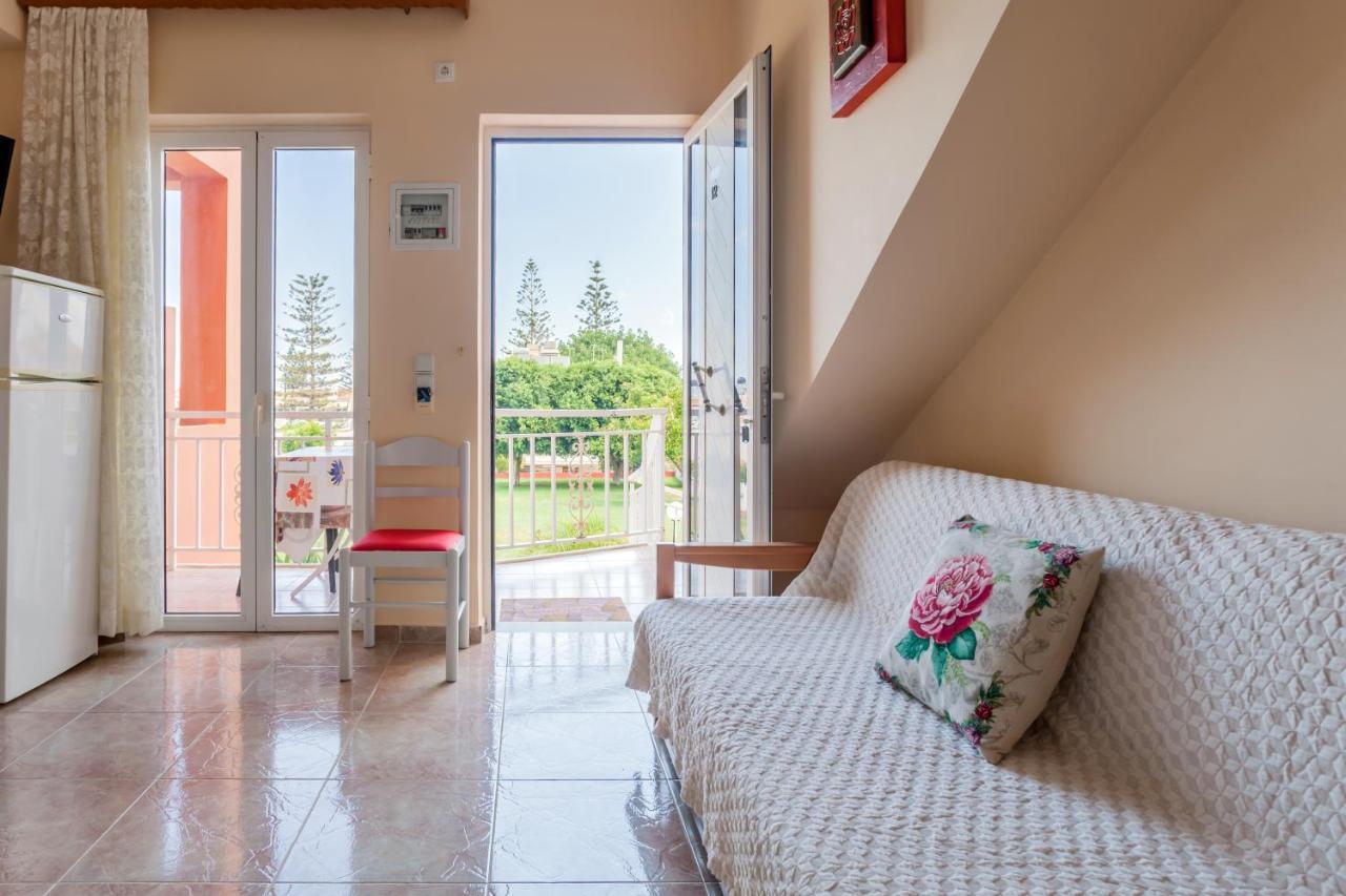 Christine Seaside Apartments In Chania スタロス エクステリア 写真
