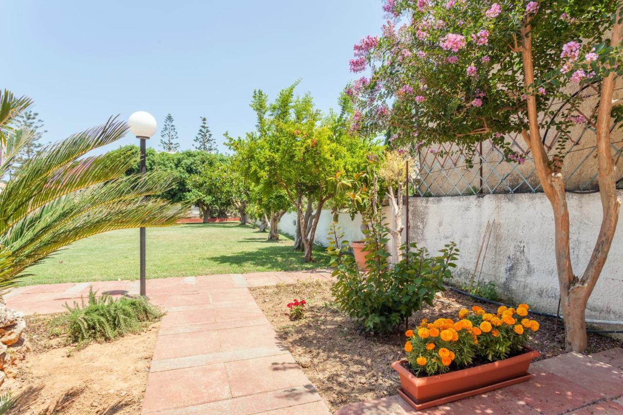 Christine Seaside Apartments In Chania スタロス エクステリア 写真