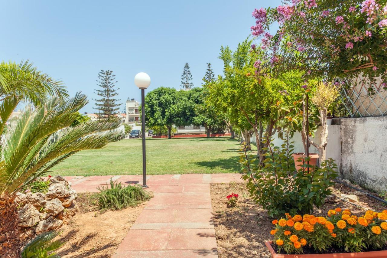 Christine Seaside Apartments In Chania スタロス エクステリア 写真