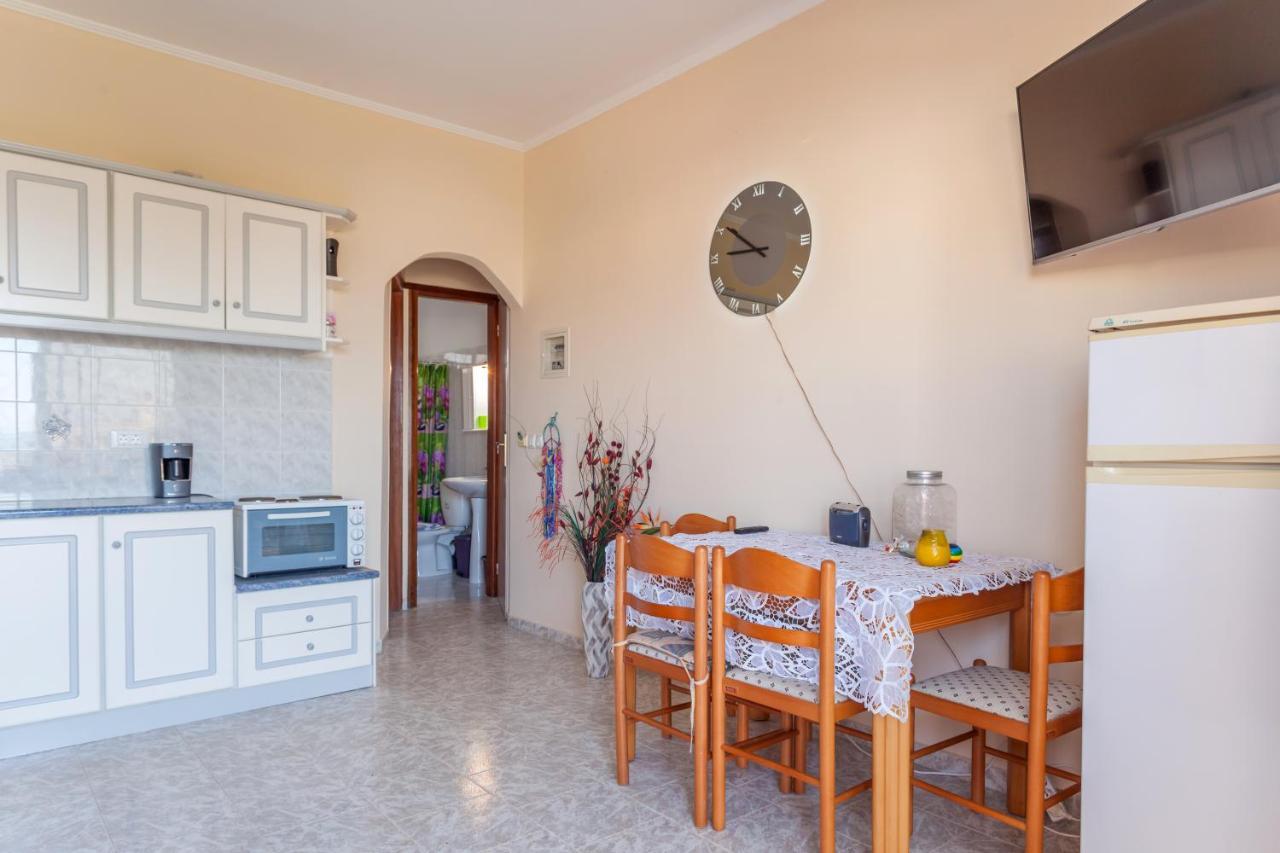 Christine Seaside Apartments In Chania スタロス エクステリア 写真
